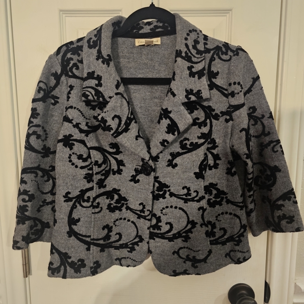 100% wool blazer Size PS (6-8)